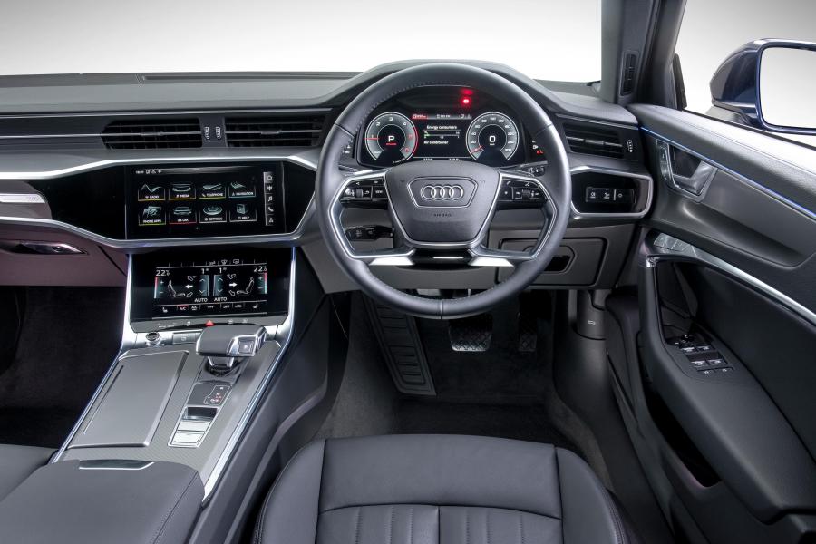 Торпедо Audi A6 40 TDI S-Line (C8) 2020 года  (ZA) (фото 26 из 40)